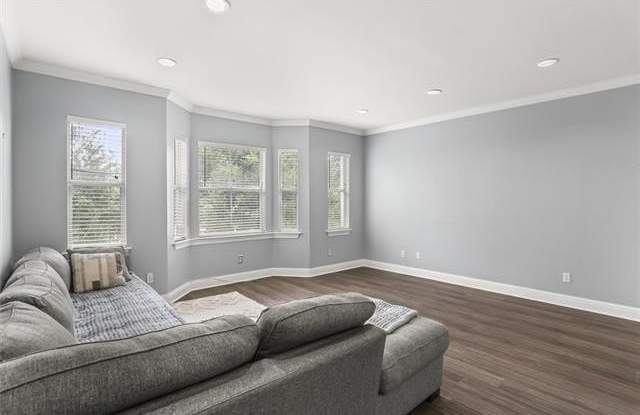 1436 LAKE Avenue Gallery 3