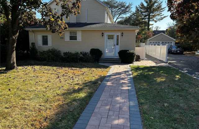 148 Hillside Avenue - 148 Hillside Avenue, Manhasset, NY 11030