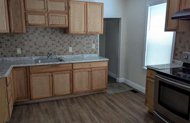 660 Warren Ave photos photos