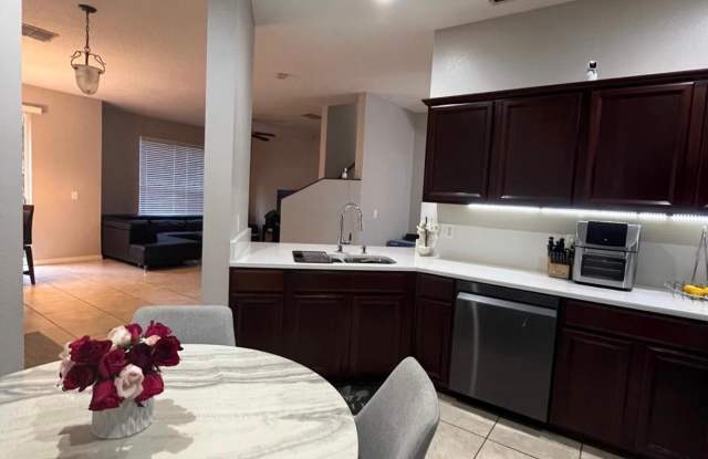 6424 South Goldenrod Road Gallery 2
