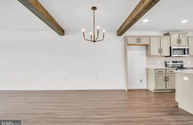 312 Flora Boulevard - 1 Gallery 4