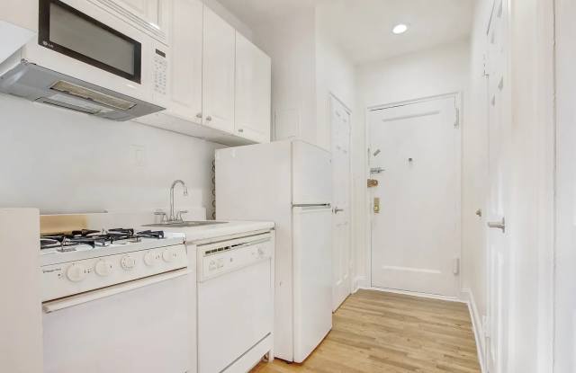 195 E 3rd St Apt G14H photos photos