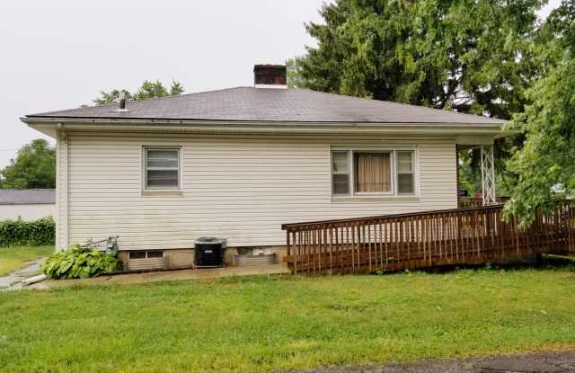 Renovated & Move-In Ready 2BR/1BA Home photos photos