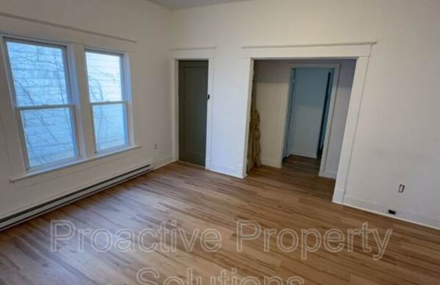 1028 N Webster Ave photos photos