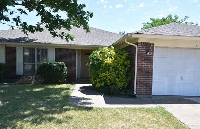 429 Indian Crest - 429 Indian Crest Drive, Saginaw, TX 76179