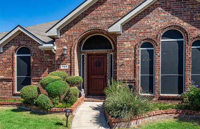 707 Seminole Trail Gallery 2