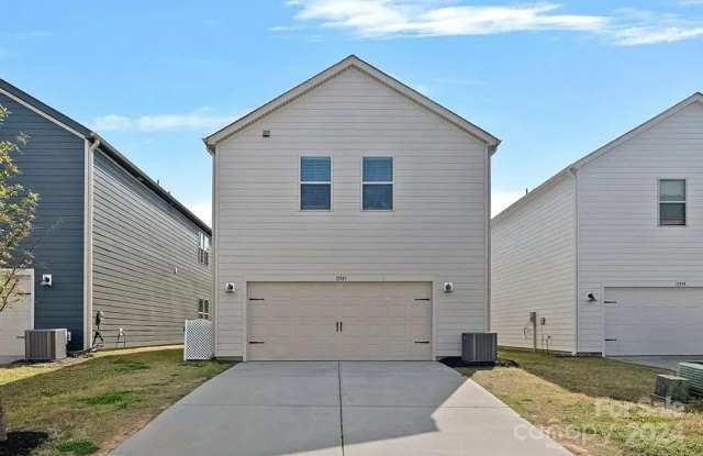 Room in 5 Bedroom Home at Old Statesville Rd photos photos