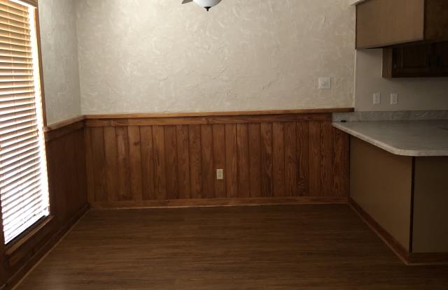 877 Carolee Circle - 877 Carolee Circle, Biloxi, MS 39532