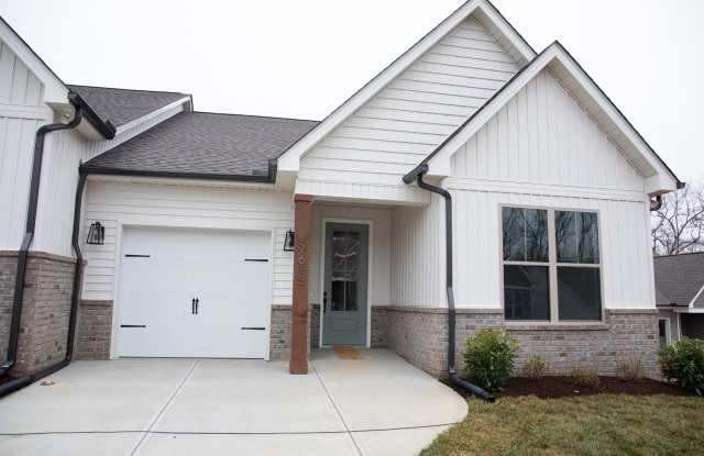 Knoxville 37918 - Beautiful 2 bedroom, 2 bath townhome - Contact Dustin Fisher 865-773-7458 photos photos