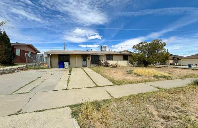 Northeast El Paso 3 Bed Refrig A/C photos photos