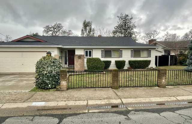 CHARMING 3 BED 2 BATH HOUSE WITH NEW HVAC, ROOF LARGE FENCED BACKYARD photos photos CHARMING 3 BED 2 BATH HOUSE WITH NEW HVAC, ROOF LARGE FENCED BACKYARD photos photos