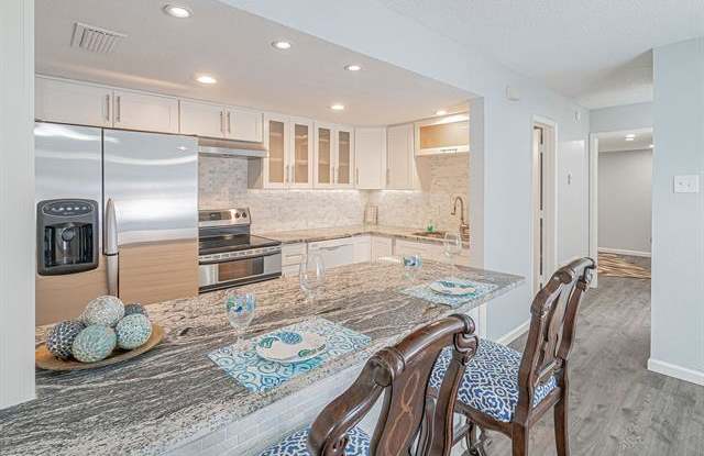3177 Golden Oak Gallery 4