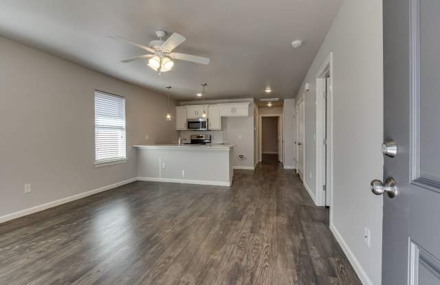* MOVE IN SPECIAL * Charming 2-Bedroom, 2-Bathroom, 1-Car Garage - Mowing Included Gallery 4