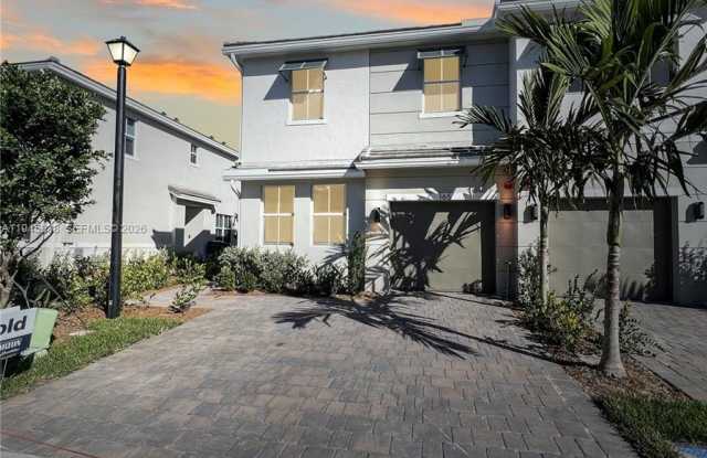 165 SW 170th Ave photos photos