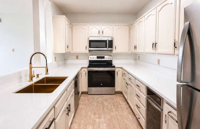 2 Bedroom 2 Bath Bay Park Condo with Stunning Mission Bay Views!! Gallery 3