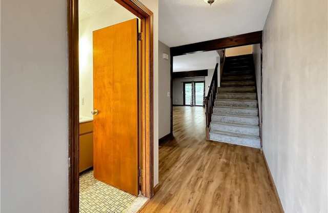 706 Summer Hill Drive Gallery 3