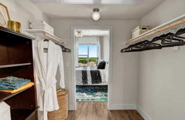 4743 E Riverside Dr Gallery 4