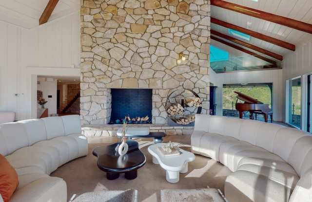 1326 Beverly Estates Dr Gallery 2