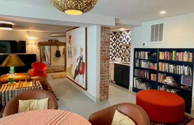 Fully-furnished 'casita' near Duke Park, available for monthly rental Gallery 1