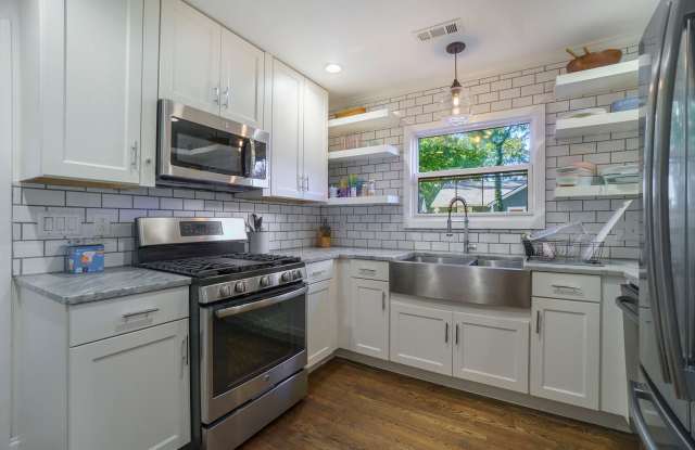 39 Lakeview Drive NE, Atlanta GA 30317 Gallery 4