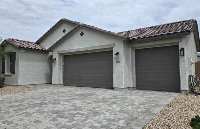 18572 W COTTONTAIL Lane Gallery 1