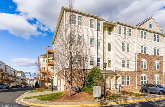 42235 SAN JUAN Terrace unit: 303 - 42235 San Juan Terrace, Stone Ridge, VA 20105