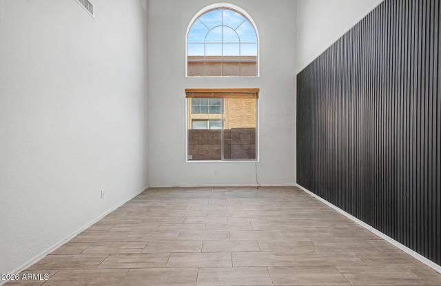 3119 W Pleasant Lane Gallery 4