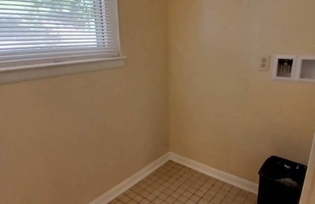 2970 Haywood Avenue - A Gallery 4