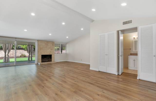 Beautiful home located in the heart of Winnetka Gallery 3