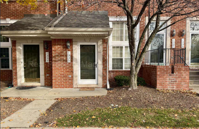 Modern 2-Bedroom Condo Near Everything in Downtown Royal Oak - 1335 South Washington Avenue, Royal Oak, MI 48067