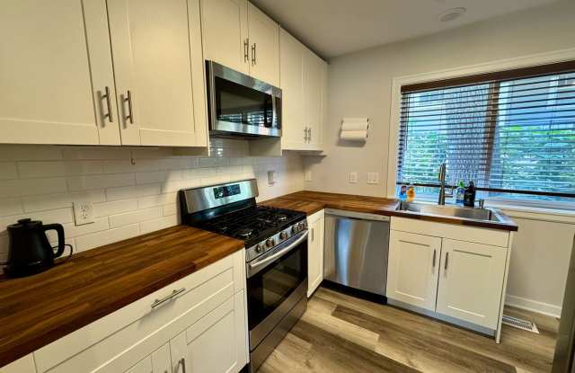Beautifully Remodeled Midtown Home with Classic Charm Gallery 3