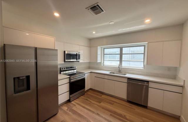 1532 Trillo Avenue, Coral Gables, FL 33146 - 2315 photos photos