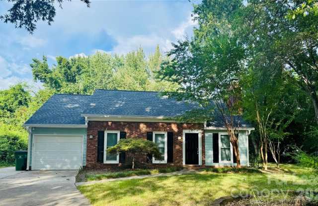 2423 Emstead Court photos photos