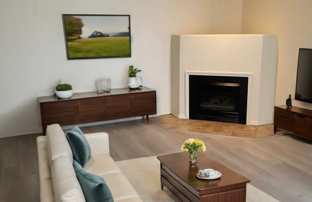 Beautiful Lakefront Condo! WSG & PUD Included! photos photos