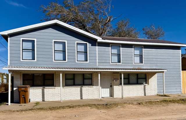 Built‑Strong Big Spring Residence – Durability Meets All‑Season Comfort - 1207 Donley Street, Big Spring, TX 79720