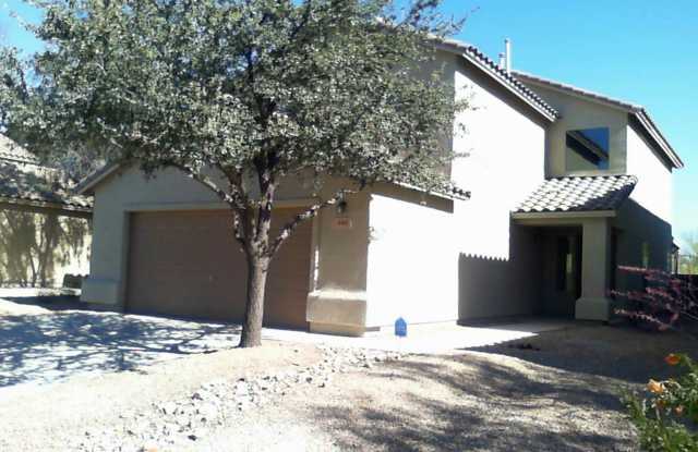 Save with SOLAR Unfurnished 1 loft - 2 car garage - 3 bathrooms - 4 bedrooms RENT REDUCTION GIVEN photos photos
