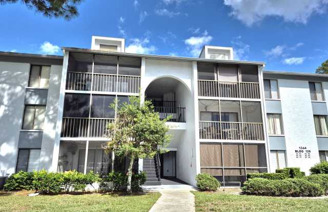 1344 Pine Ridge Circle E Gallery 1