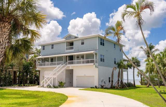 2424 BAY Drive photos photos