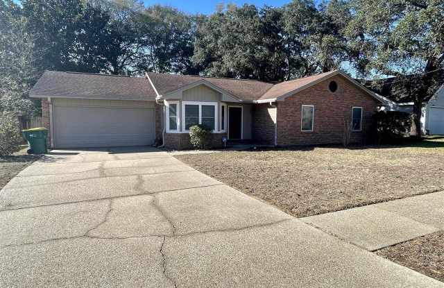 1037 Hickory Avenue - 1037 Hickory Avenue, Niceville, FL 32578