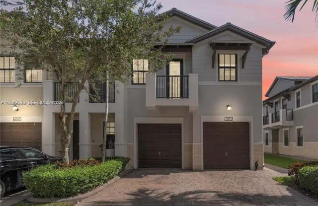 6035 NW 104th Path - 6035 Northwest 104th Path, Doral, FL 33178