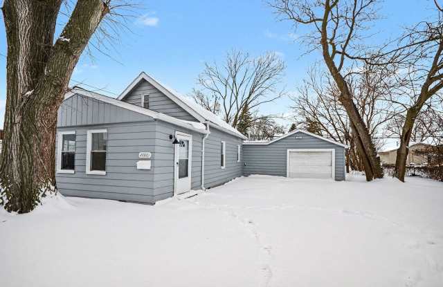 Bright, Clean 3 bed/1 bath- Move In Ready photos photos