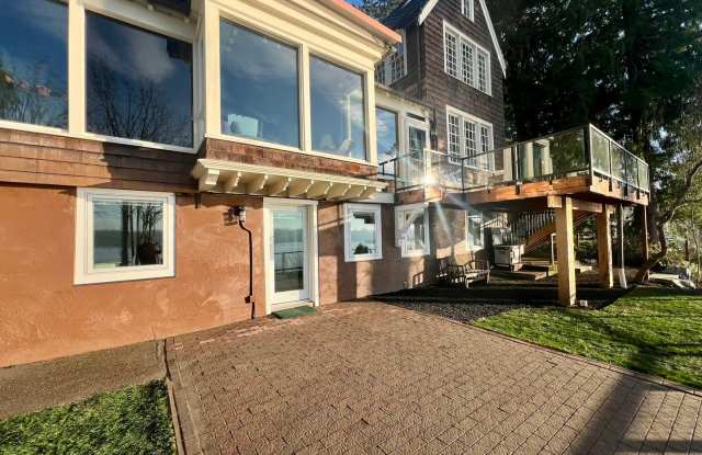 Waterfront Apartment on East Bay Drive photos photos