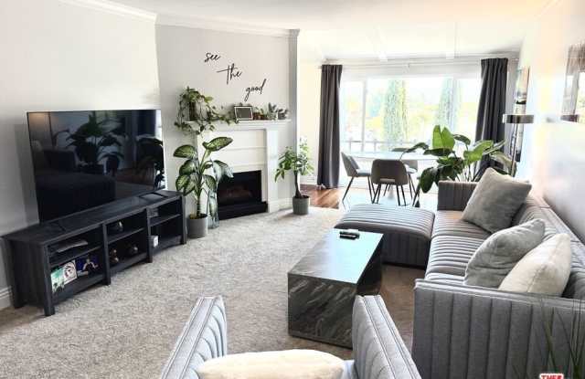 12830 Burbank Blvd photos photos