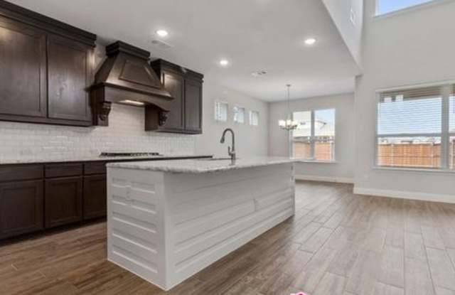 2172 Poppyvine Road Gallery 4