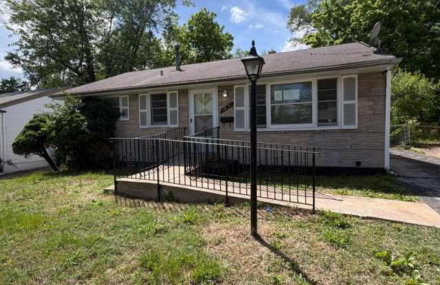 Charming 3-bedroom, 2-bathroom single-family photos photos