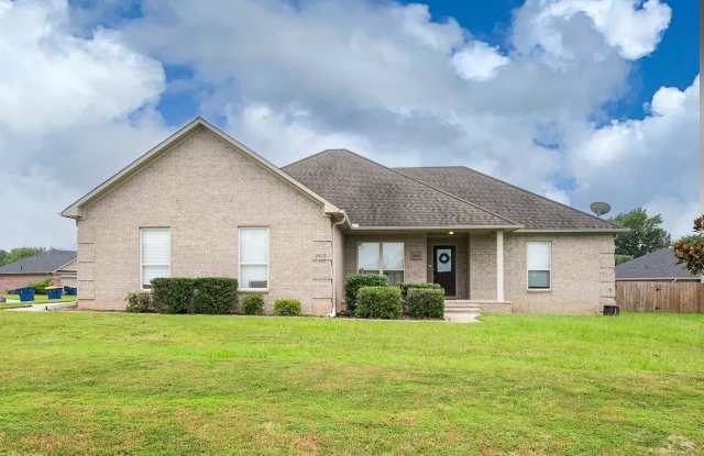 2420 Canterbury Court Gallery 1