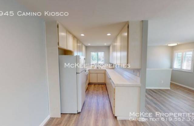 7945 Camino Kiosco Gallery 3