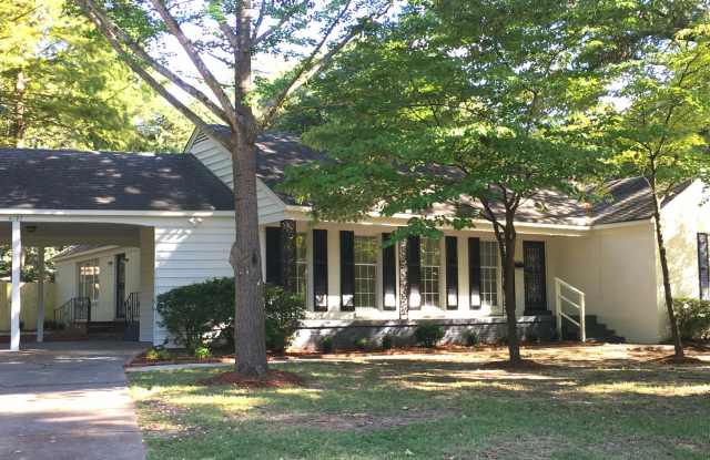 Dont miss out on this spacious East Memphis home offering 3brs/2bas and over 2000 sq ft. Fenced back yard. Pets are allowed, fees apply. photos photos