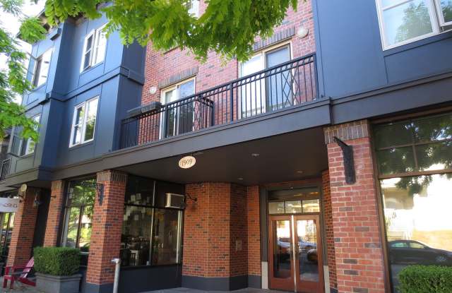 1909 10th Ave W #101 Gallery 2