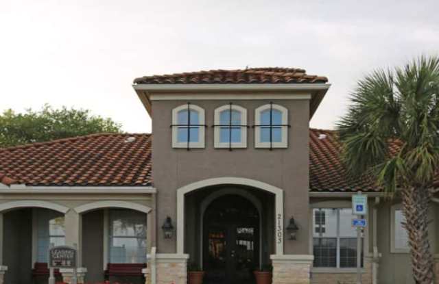 21335 Encino Commons Gallery 1